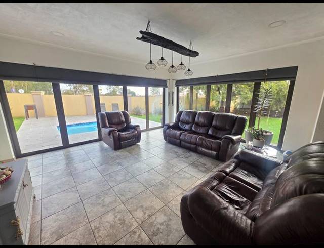 4 BEDROOM HOUSE FOR SALE IN RIVERSDALE